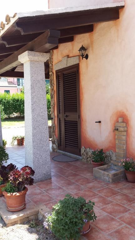 Villetta Bouganvillea SantʼAnna Arresi 外观 照片